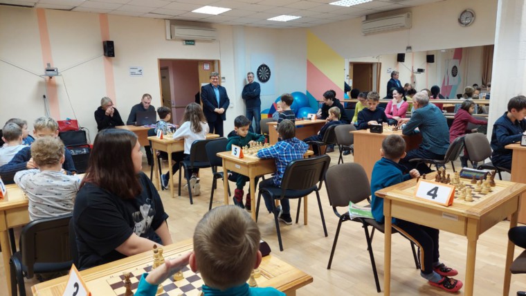 Районный турнир по шахматам прошел в филиале ПМЦ "Диалог"