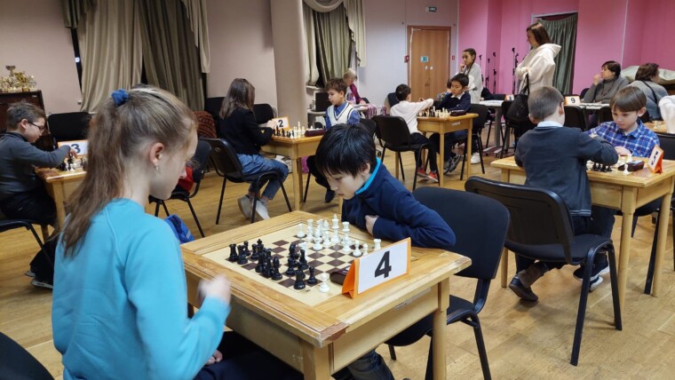 Соревнования по шахматам и шашкам прошли в филиале ПМЦ "Диалог"!